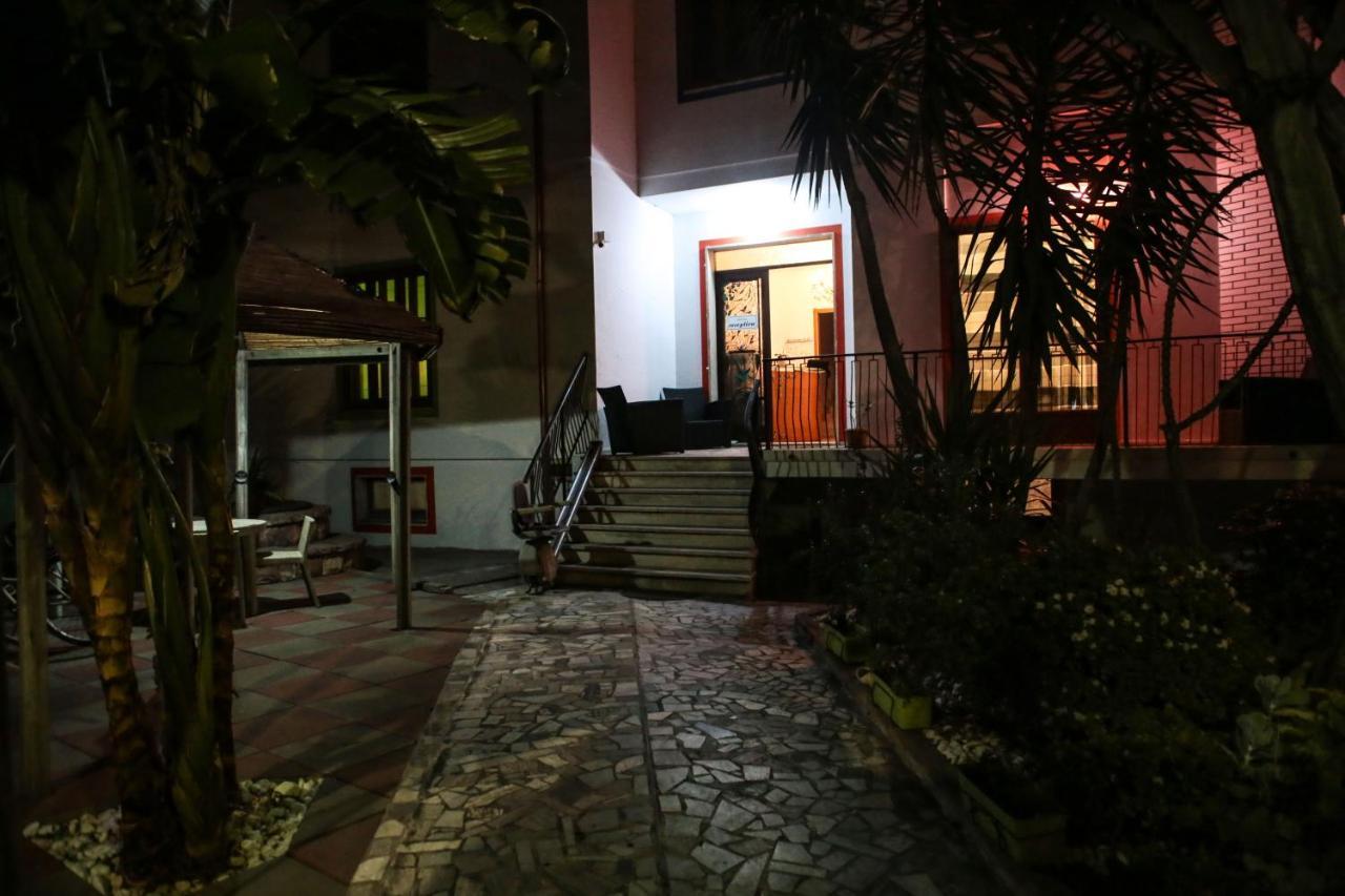 Hotel I Colori SantʼAntìoco Exteriör bild